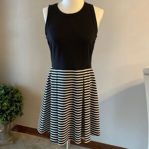 NWOT Karen Kane women’s stripe mini sleeveless dress Fit snd flare Stretch Lrg